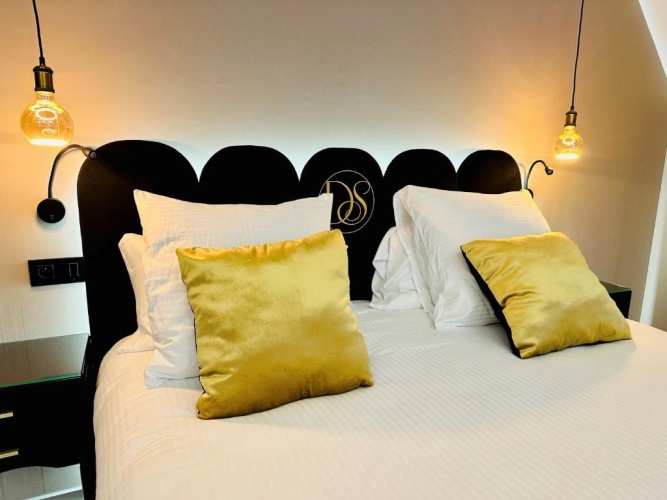 Deluxe Double Suite
