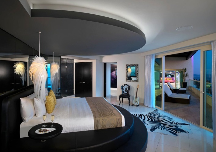 2 Bedrooms Rock Star Suite with ocean view