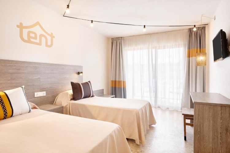 Twin room with sea view