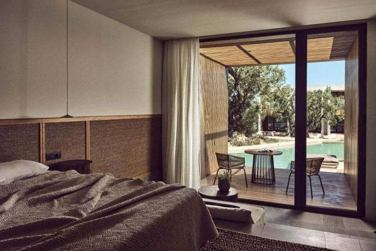 Superior Swim Up Double Suite with inland view