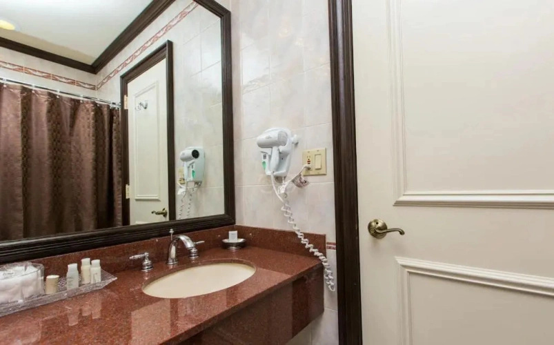 The Lucerne Hotel photo 16