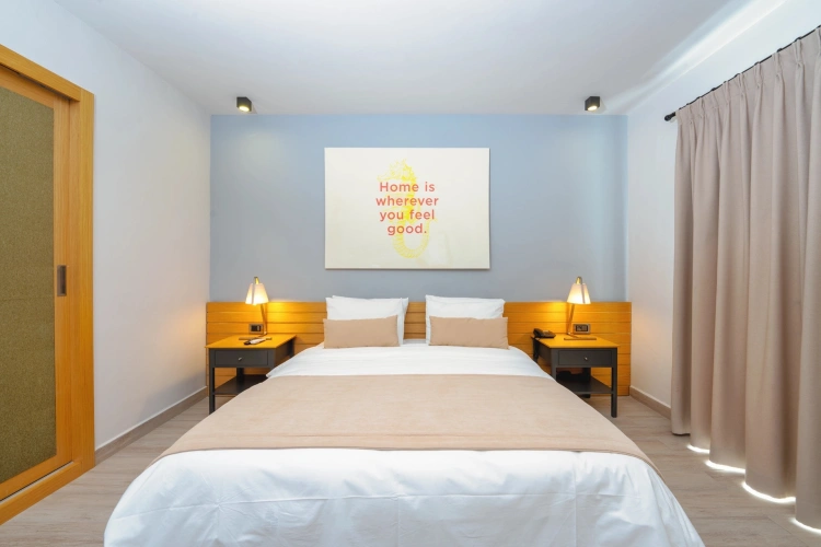 Standard Twin room with garden view