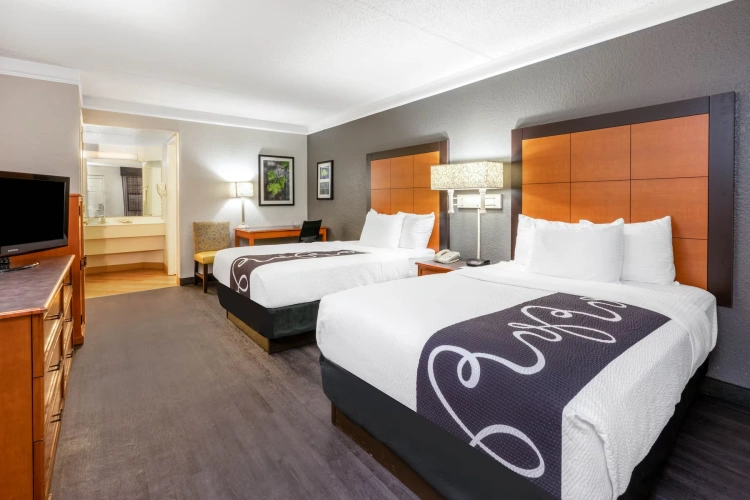 Deluxe Quadruple room