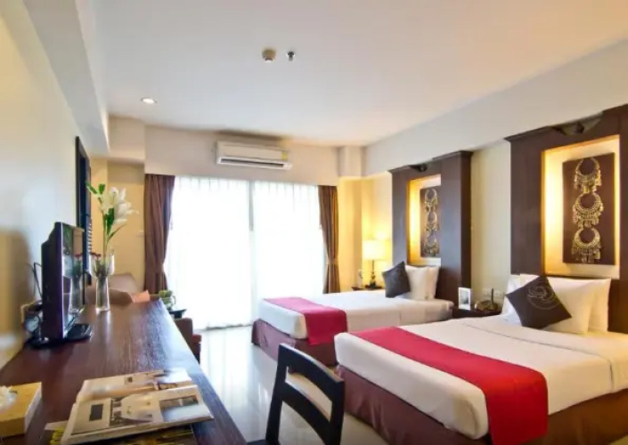 Deluxe Twin room with pool view