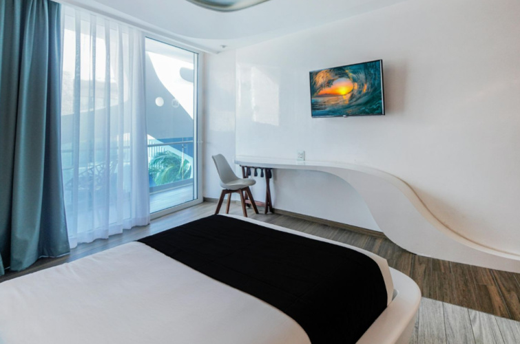 Coral Twin Suite
