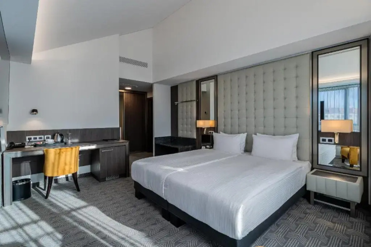 Congress Hotel