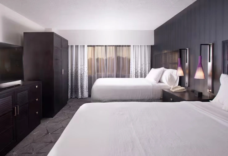 2 Rooms Suite