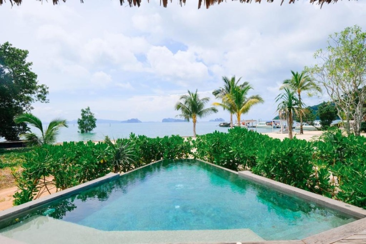 Beachfront Pool Villa