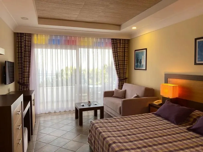 Standard Twin room with balcony and with sea view