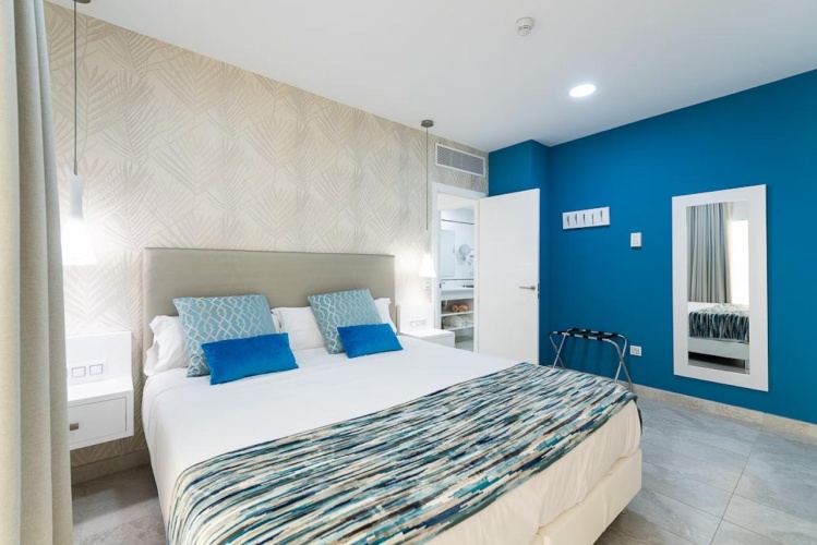 2 Bedrooms Private Courtyard Quadruple Apartment