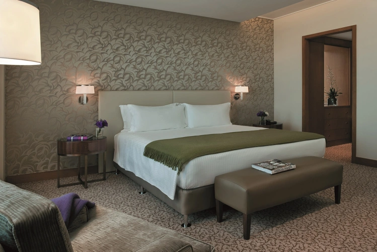 Art Executive Double Suite