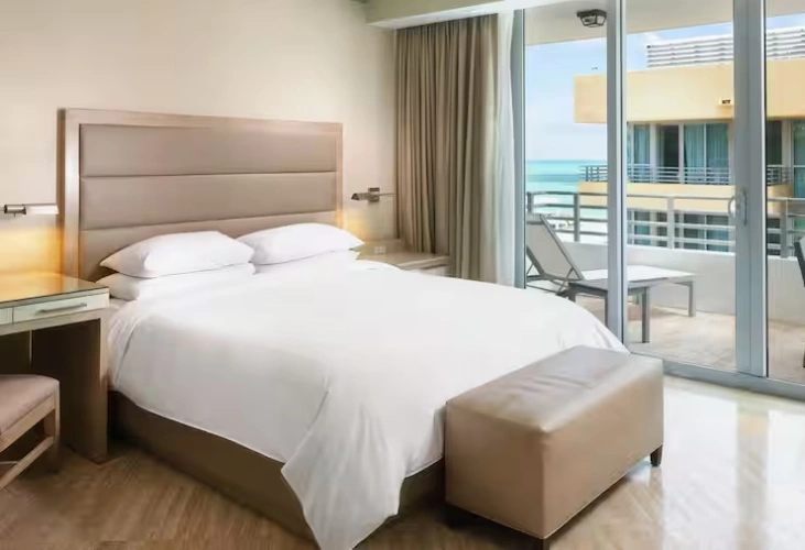 Double Studio with balcony and with partial ocean view