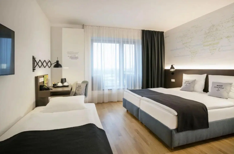 Family & Friends room