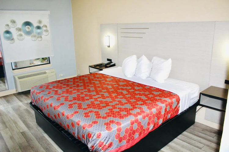 Milan Inn & Suites
