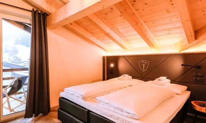 24 by AvenidA - Mountain Hotel