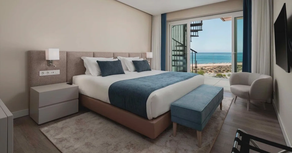 2 Bedrooms Private Rooftop Jacuzzi Apartment with sea view