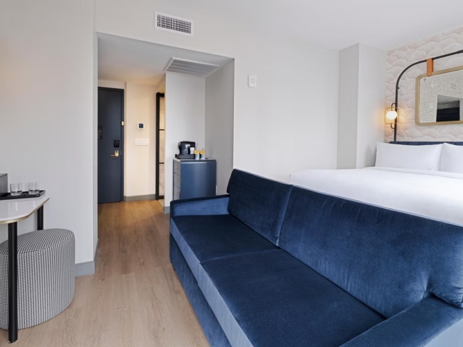 Double Suite Times Square view