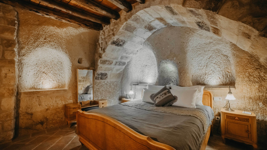 Double Cave Suite