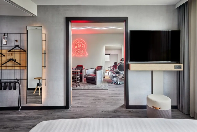 Double Moxy Barber Studio Suite