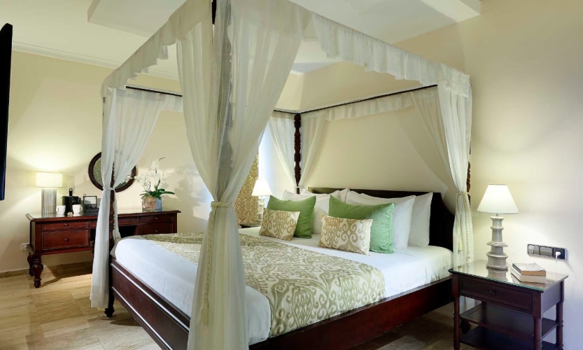 Romance Swim Up Double Suite