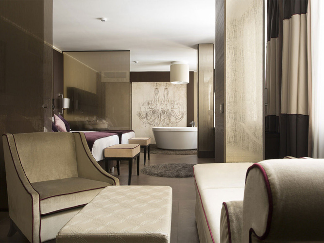 Grand Quadruple Suite with Jacuzzi