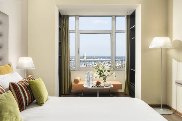 Twin room with sea view