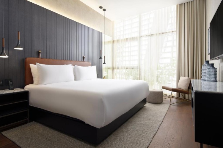 Luxe Sextuple Suite