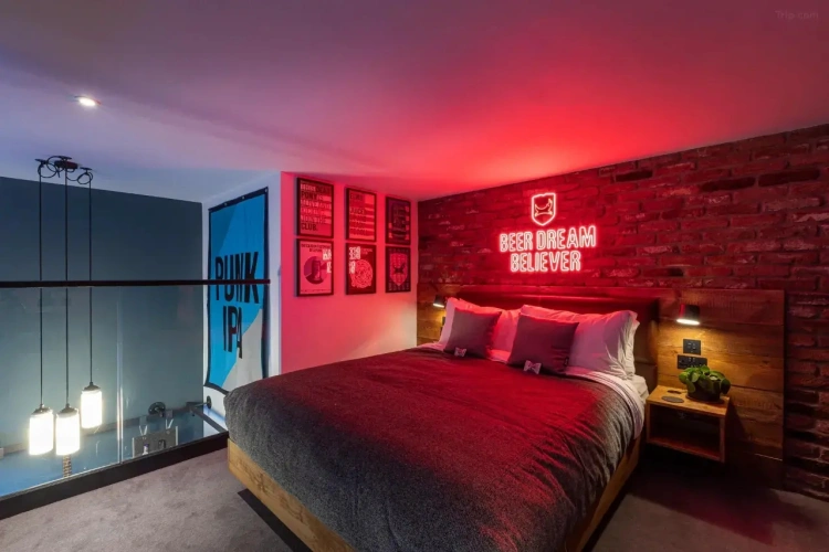 Punk Double Suite