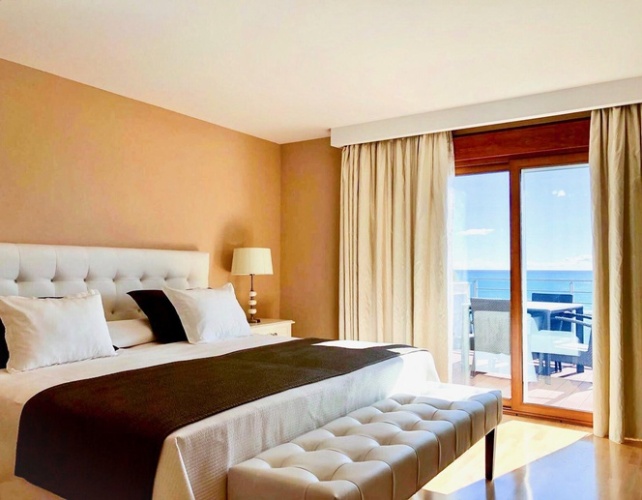 Panoramic Penthouse Suite