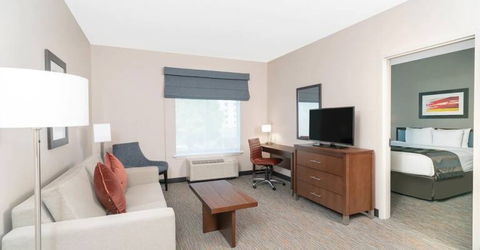Hearing Accessible Double Suite