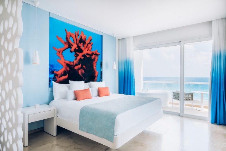 Corner Double Junior Suite oceanfront