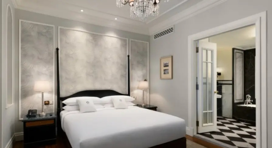 Premier Heritage Wing Garden Double Suite