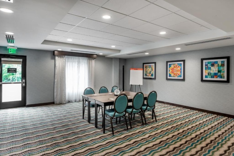 Hampton Inn Baltimore Bayview Campus photo 22