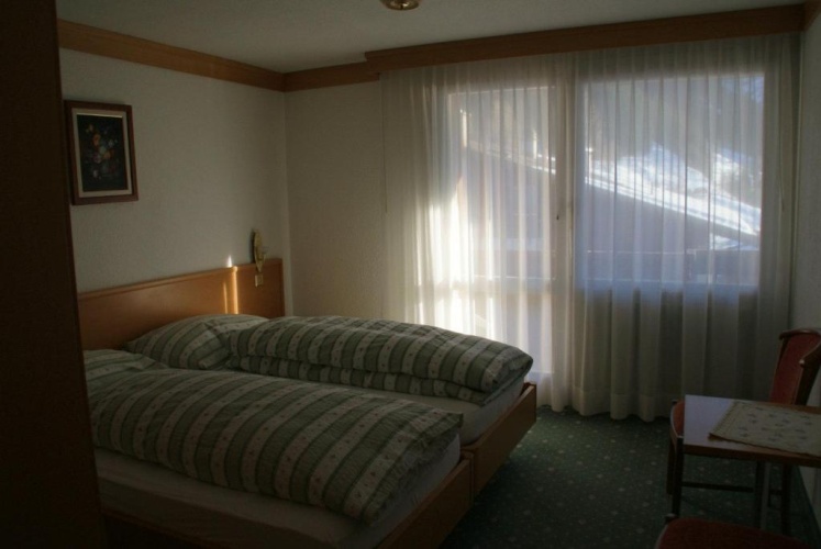 3 Bedrooms Apartment