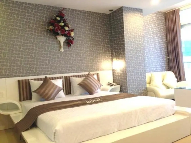 Luxury Double Suite with balcony and with city view