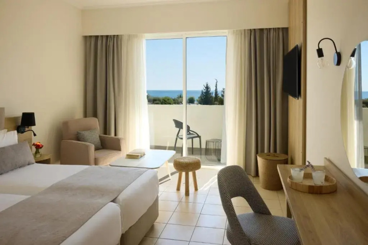 Kiotari Miraluna Beach Resort