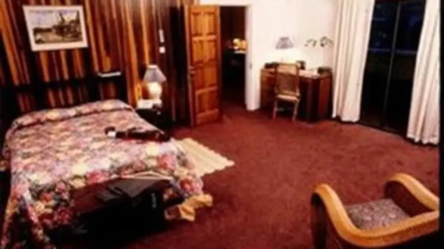 Cara Suites