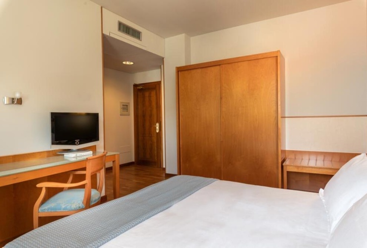 Classic Sea View Twin room