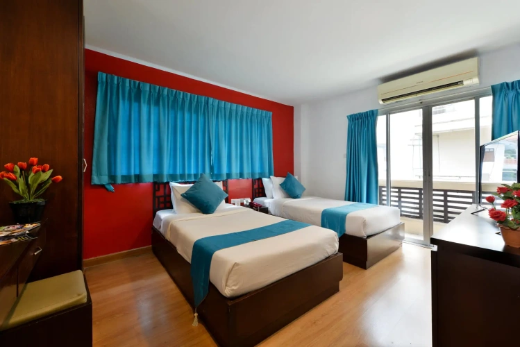Deluxe Twin room with balcony