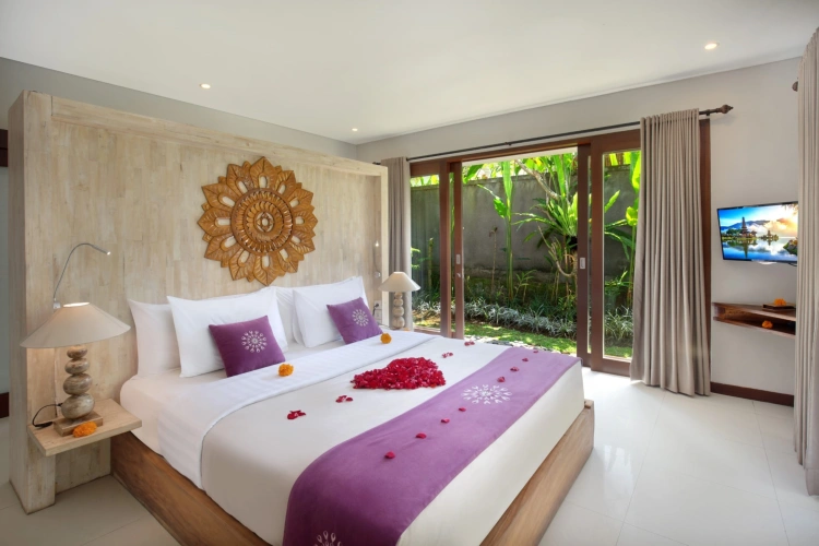 2 Bedrooms Quadruple Villa