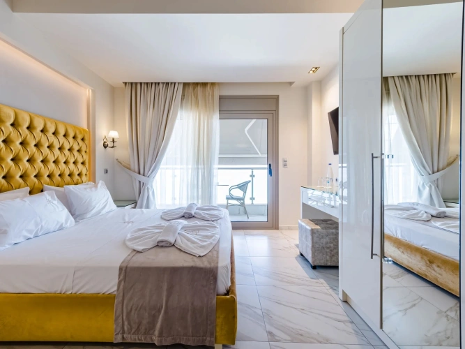 Standard Double Suite with sea view