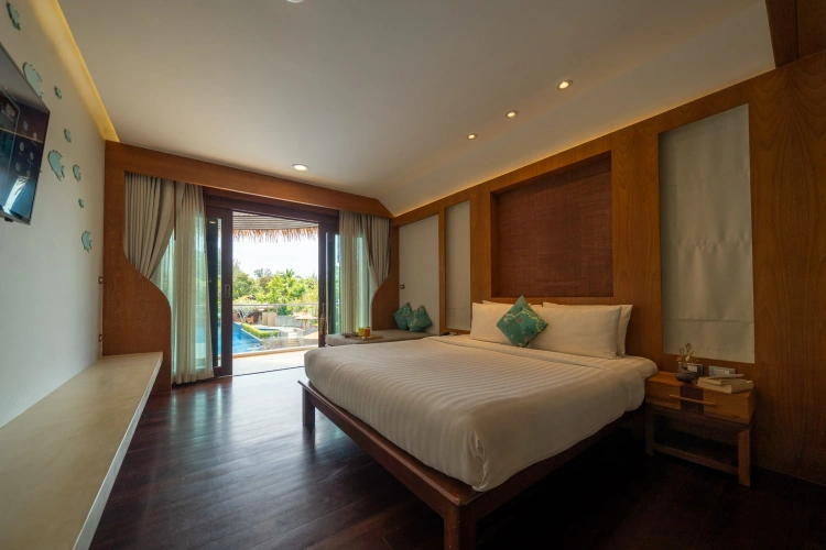 Deluxe Double room with pool view