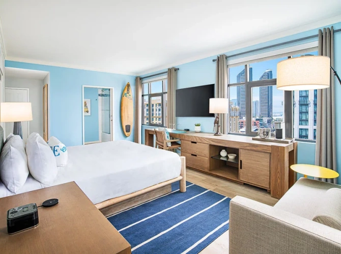 Deluxe Corner Double room