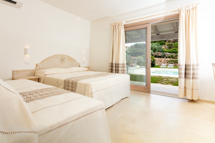 Superior Twin room Pool View
