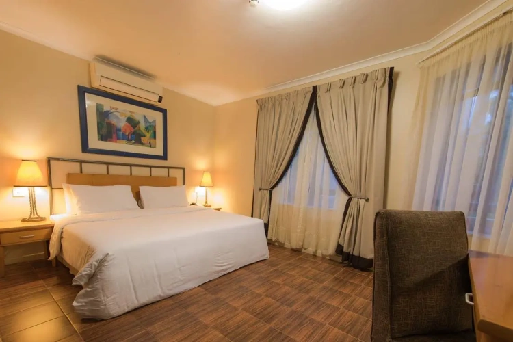 2 Bedrooms Quadruple