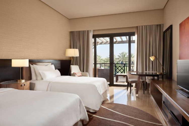 Classic Twin room with garden view