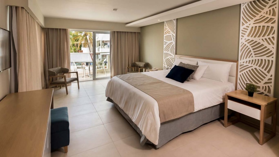 Select Premium Double room with balcony and with garden view