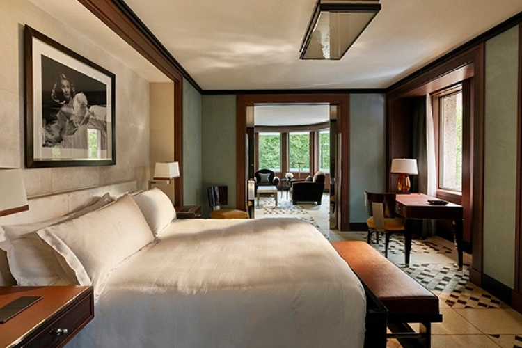 2 Bedrooms Park lane Suite