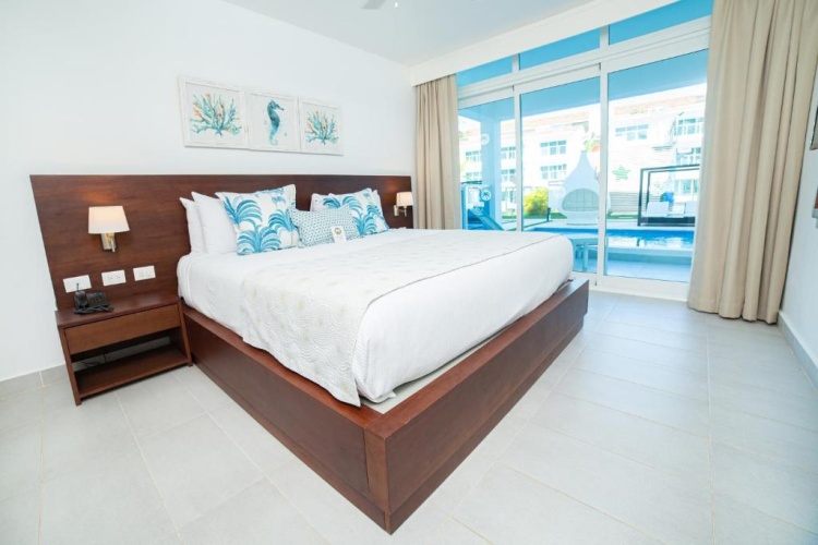 2 Bedrooms Apartment with pool view