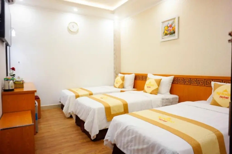 Standard Triple room